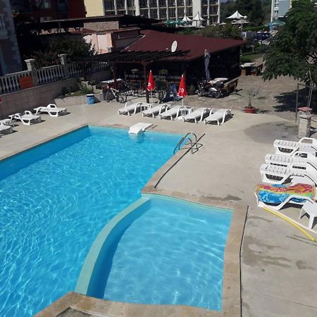 Hotel Black Sea - Breakfast, Pool & Free Parking ابزور المظهر الخارجي الصورة