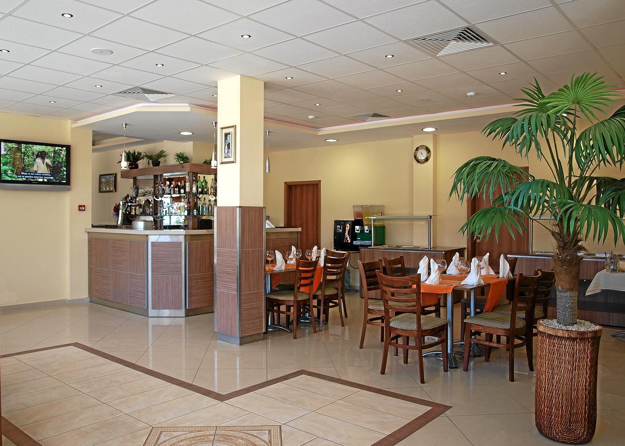 Hotel Black Sea - Breakfast, Pool & Free Parking ابزور المظهر الخارجي الصورة