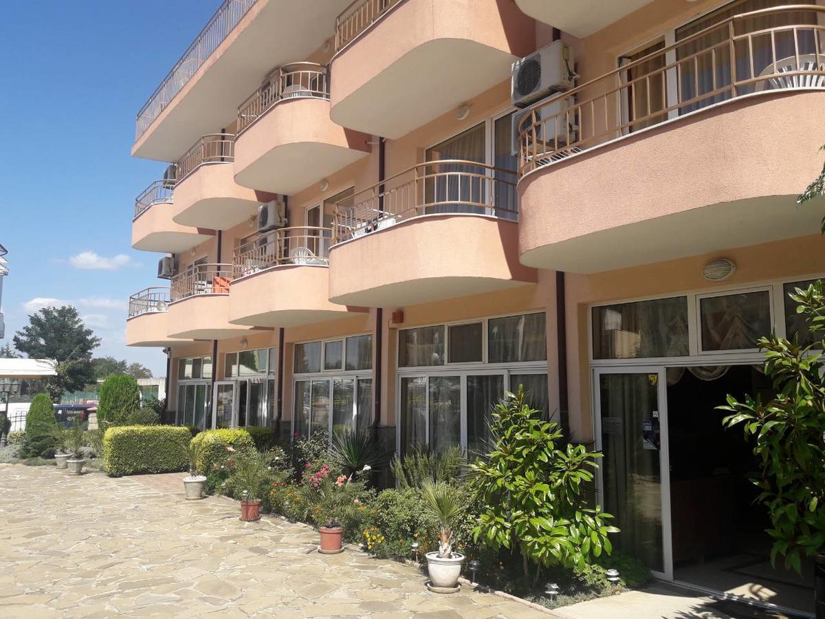 Hotel Black Sea - Breakfast, Pool & Free Parking ابزور المظهر الخارجي الصورة