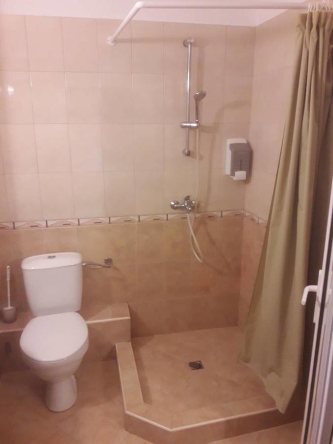 Hotel Black Sea - Breakfast, Pool & Free Parking ابزور المظهر الخارجي الصورة