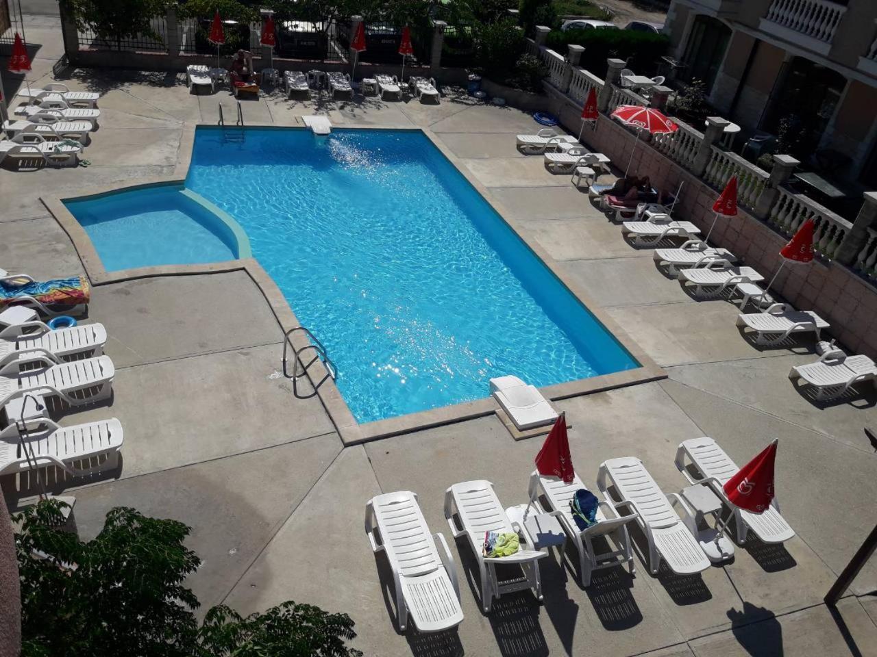 ابزور Hotel Black Sea - Breakfast, Pool & Free Parking المظهر الخارجي الصورة